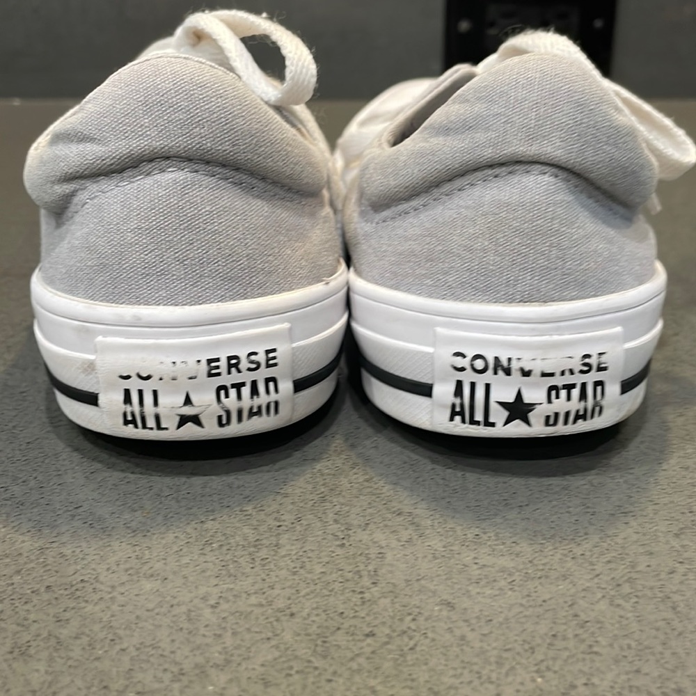 Girls converse size 6